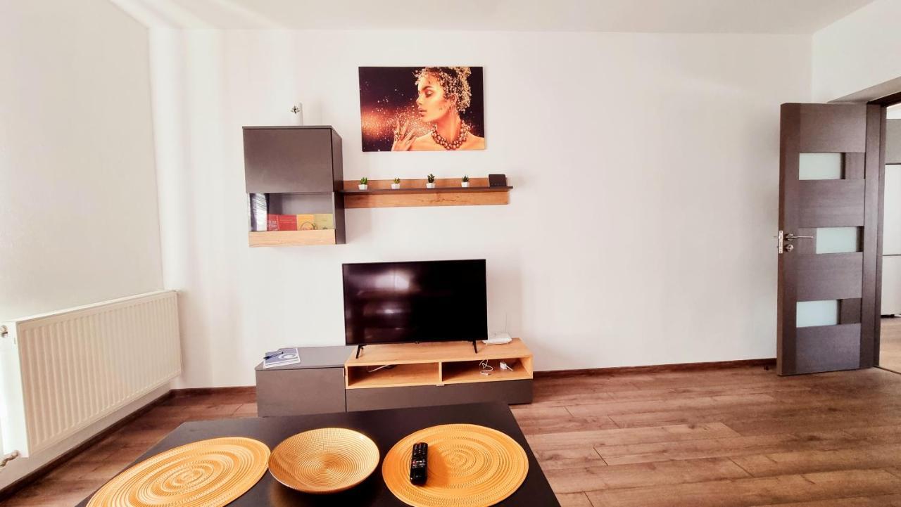 Apartament Dabe Hd 후네도아라 외부 사진