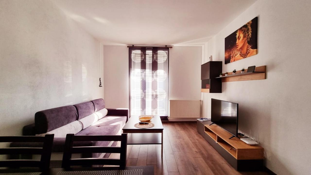 Apartament Dabe Hd 후네도아라 외부 사진