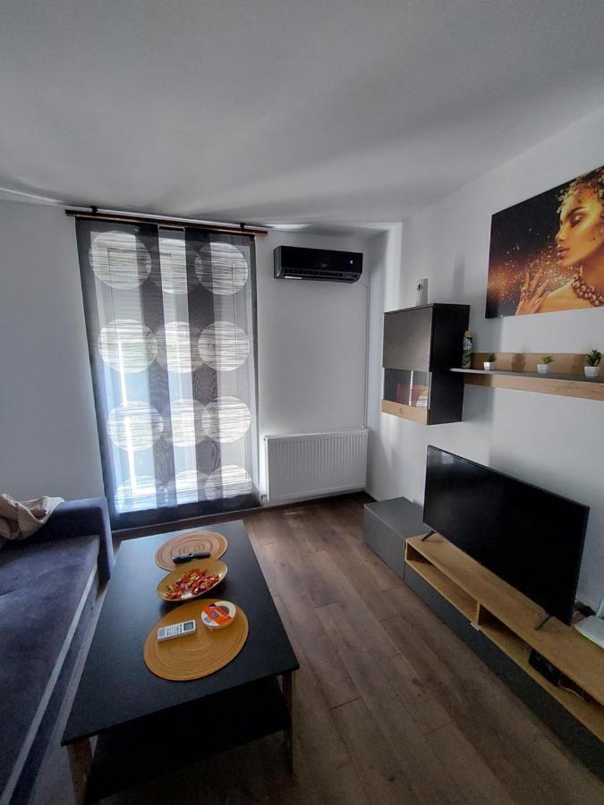 Apartament Dabe Hd 후네도아라 외부 사진